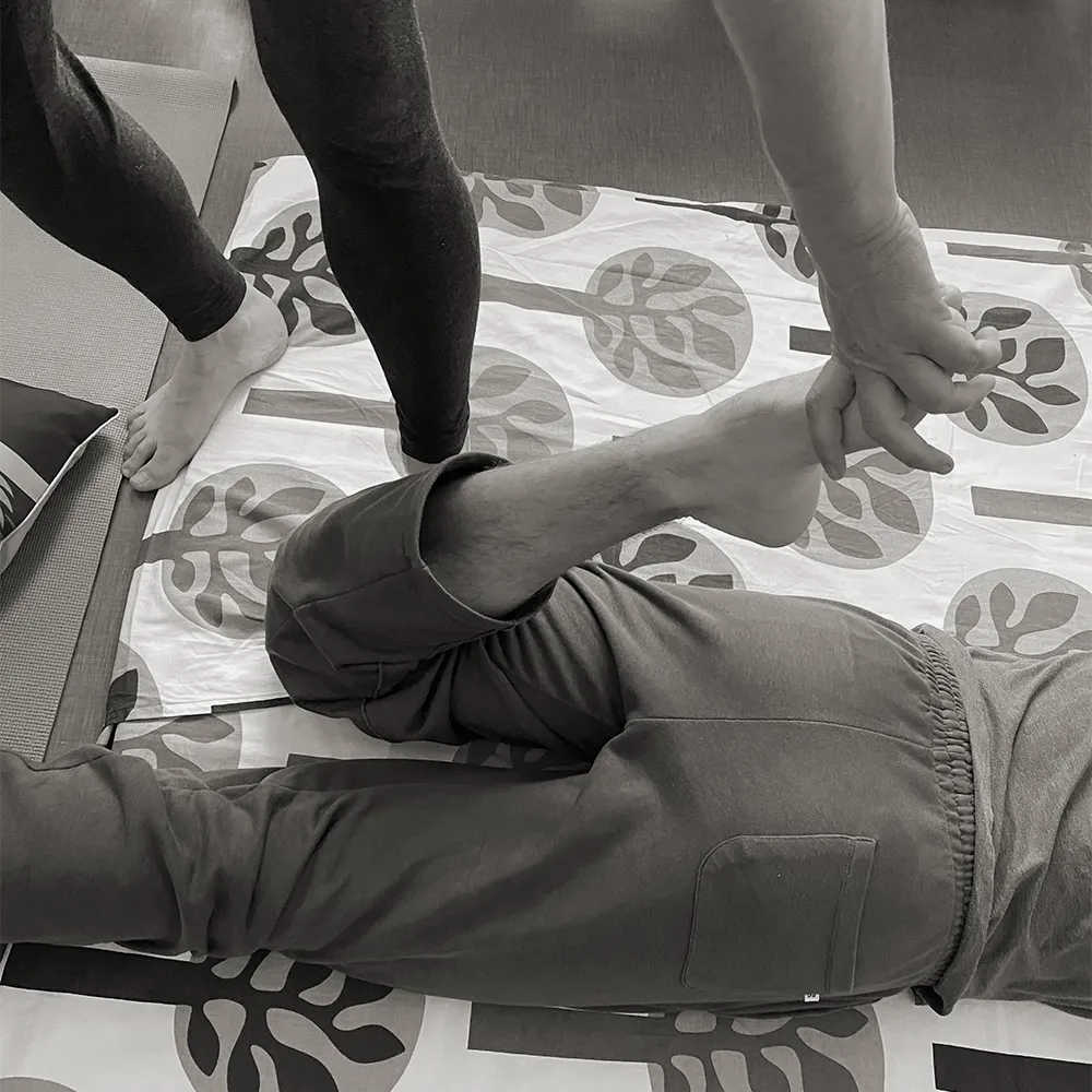 Julie Cros, massage thaï habillé